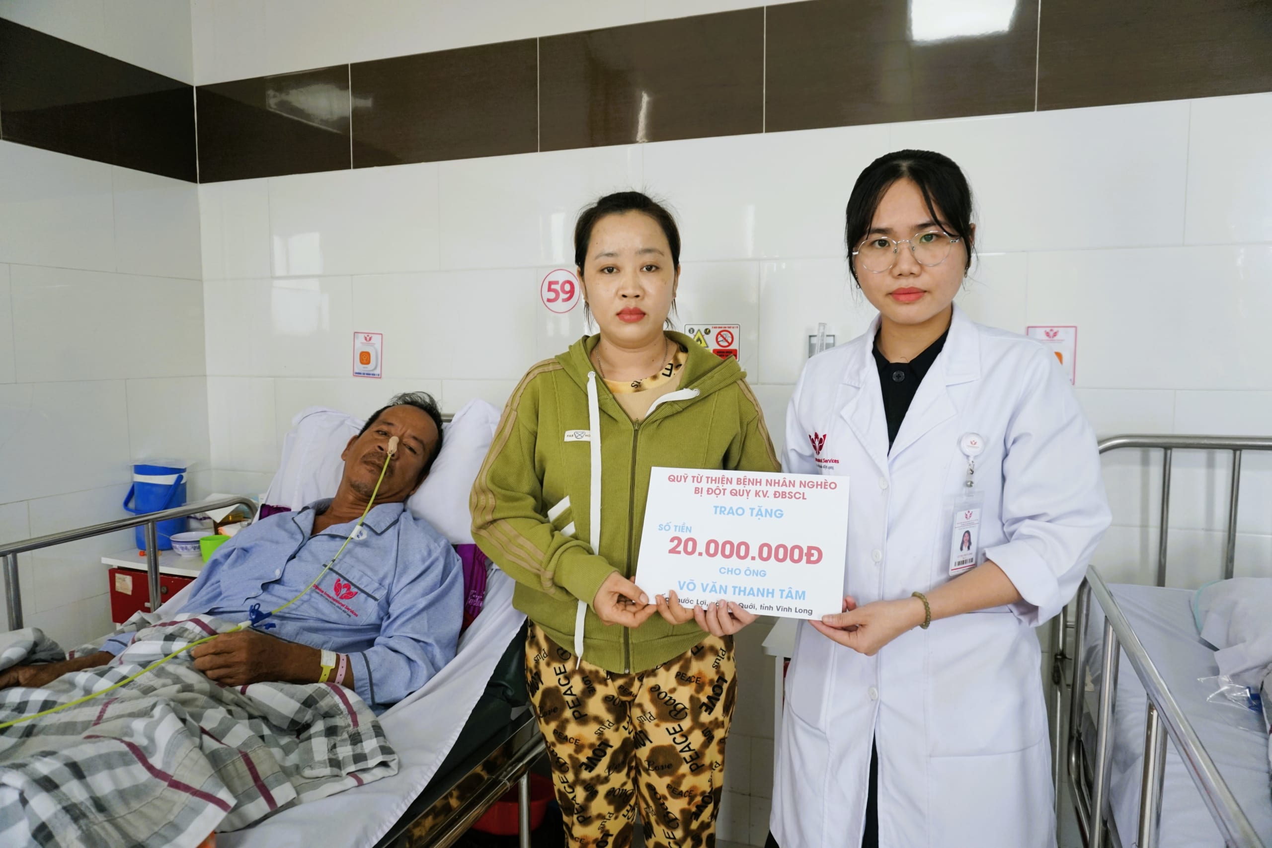 Vừa phát hiện mình mắc bệnh ung thư, người đàn ông nghèo lại bất ngờ bị đột quỵ